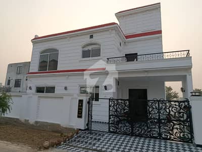 10 Marla Slightly Used House For Sale In Lake City Sector M-3 Extension 10 Marla Slightly Used House For Sale In Lake City Sector M-3 Extension