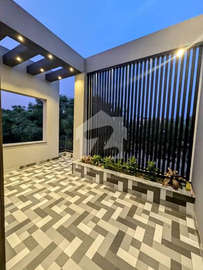 01 Kanal Brand New Upper Portion Available For Rent