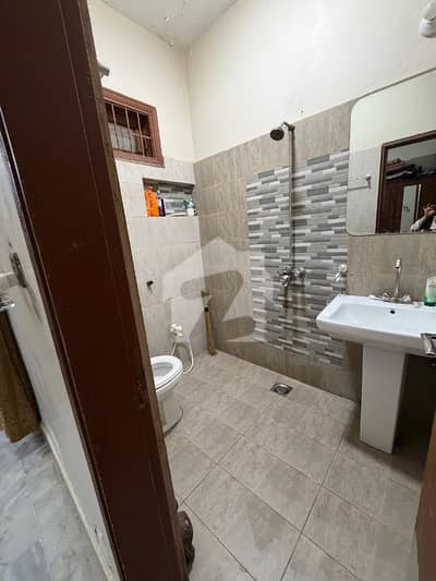 400 Yards 2nd Floor well Maintain 3 Bed dd Fully Marble Floor Gulshan Block 2
