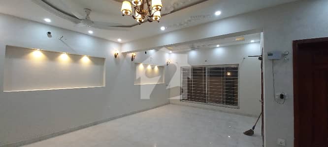 Beautiful Luxurious Spanish House Available For Rent