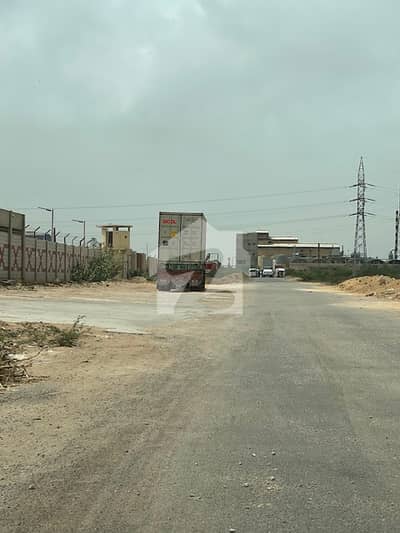 10 ACRE INDUSTRIAL LAND FOR SALE ON MAIN ROAD OF EASTER ZONE PORT QASIM