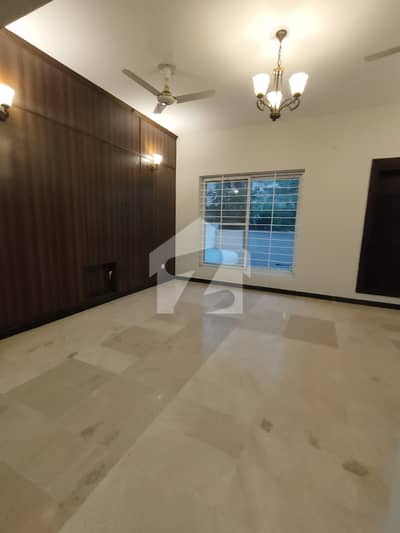 E11 Mind Blowing What A Outstanding Ground Portion 3 beds with 3 bath For Rent