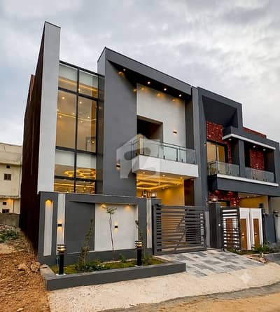 Beautiful Luxurious 4 Marla Triple Storey Full House for Rent in D-12/1, Islamabad