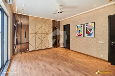 Upper Portion Modern house Sprate Gate With Sarvant Quarter
