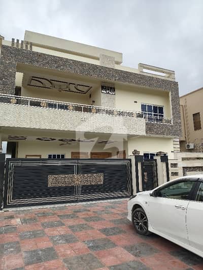 جی ۔ 13 اسلام آباد میں 6 کمروں کا 14 مرلہ مکان 12.85 کروڑ میں برائے فروخت۔