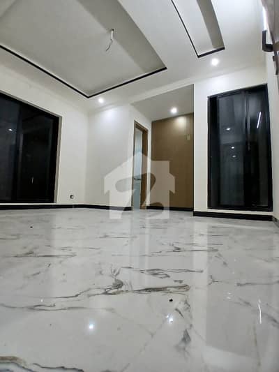 1 Bed Brand New Non Furnished Appartment Available For Rent