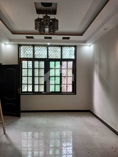 گلشنِ اقبال - بلاک 3 گلشنِ اقبال,گلشنِ اقبال ٹاؤن,کراچی میں 3 کمروں کا 10 مرلہ زیریں پورشن 1.2 لاکھ میں کرایہ پر دستیاب ہے۔