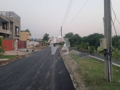 چنار باغ ۔ جھلم بلاک چنار باغ,لاہور میں 2 کنال رہائشی پلاٹ 3.0 کروڑ میں برائے فروخت۔