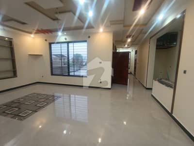6 Bed beautiful DOUBLE STOREY HOUSE with Gas Electricity water available