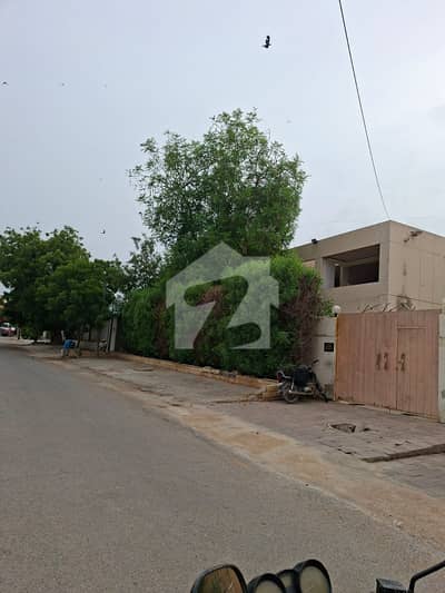 کلفٹن ۔ بلاک 5 کلفٹن,کراچی میں 6 کمروں کا 2 کنال مکان 35.0 کروڑ میں برائے فروخت۔