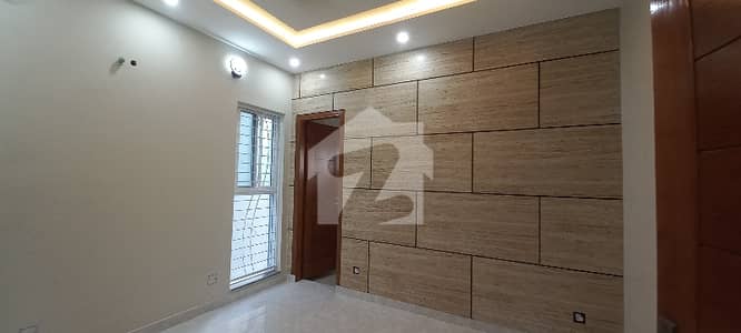Brand New Luxurious 8 Marla House For Rent Brand New Luxurious 8 Marla House For Rent