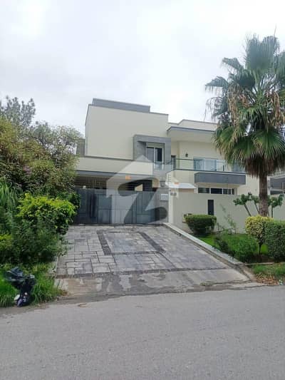 17 Marla 3-Side Corner CDA Transferred House For Sale In G-10/2, Islamabad
