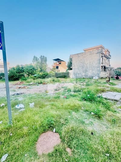 Fair-Priced 10 Marla Residential Plot Available In D-12/1