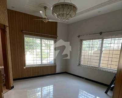 ای ۔ 11 اسلام آباد میں 3 کمروں کا 10 مرلہ بالائی پورشن 90.0 ہزار میں کرایہ پر دستیاب ہے۔