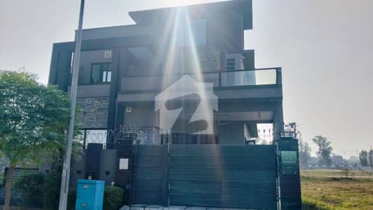 20 Marla Beautiful uper portion For Rent
