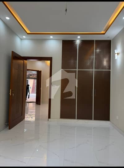 5 Marla Lower Portion Available For Rent
