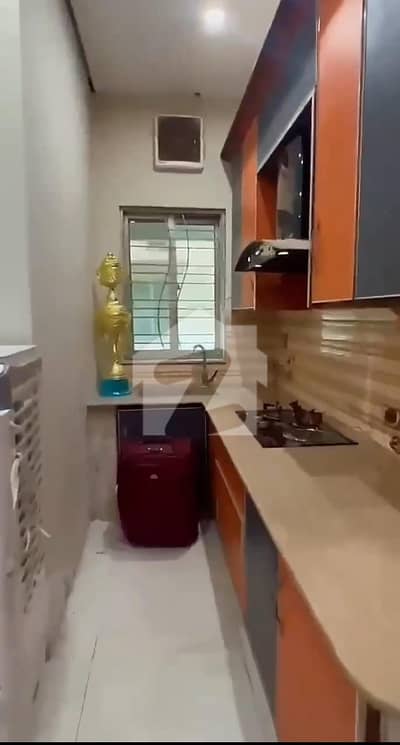 بحریہ ٹاؤن سیکٹرڈی بحریہ ٹاؤن,لاہور میں 3 کمروں کا 5 مرلہ مکان 2.1 کروڑ میں برائے فروخت۔