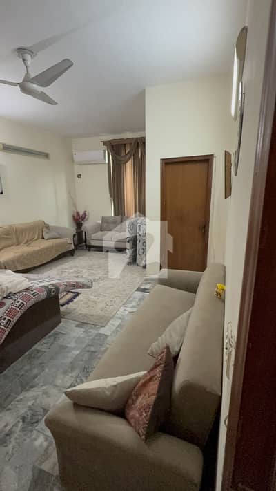 1 Kanal Upper Portion With 5 Bedrooms Near Emporium Mall JoharTown