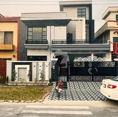 9 Marla Modern Design House For Sale In DHA Phase 4 KK-Block Lahore.
