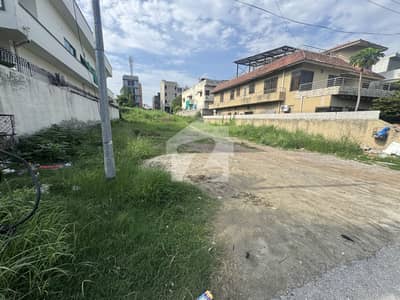 سوان گارڈن ۔ بلاک ایف سوان گارڈن,اسلام آباد میں 1 کنال رہائشی پلاٹ 2.7 کروڑ میں برائے فروخت۔