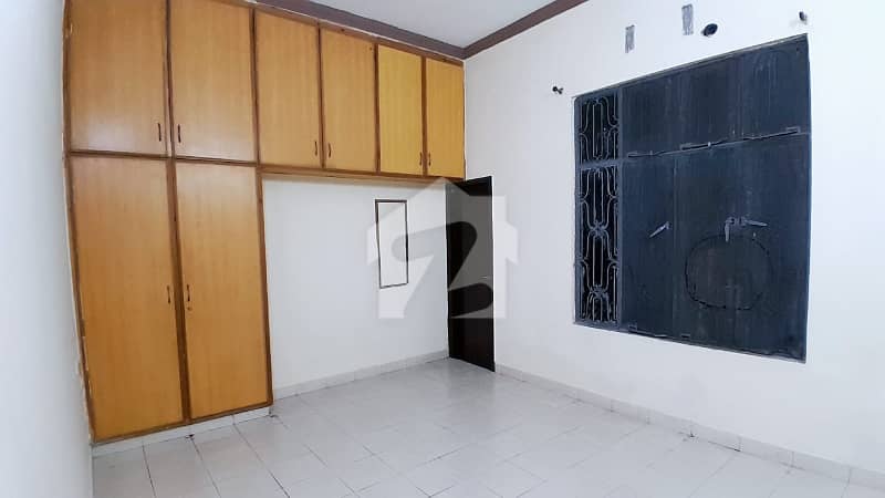 Room Available For Rent In Valencia Town Room Available For Rent In Valencia Town