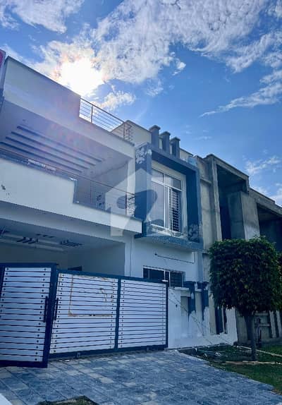FMC Main Double Road Hosue For Rent FMC Main Double Road Hosue For Rent