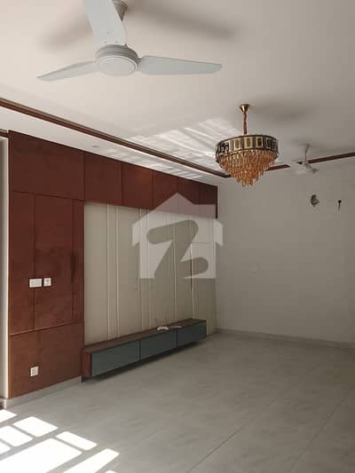 1 Kanal house available for sale