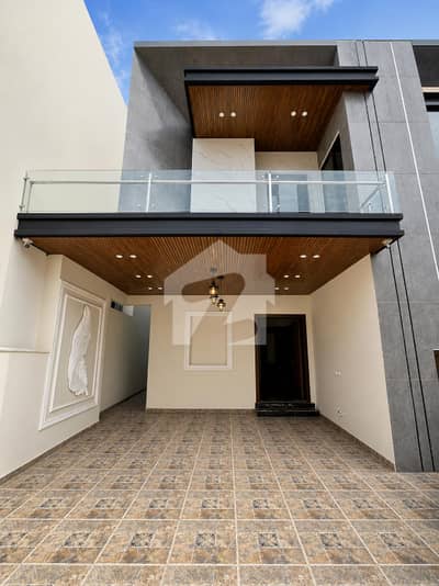 10 Marla Brand New House For Sale