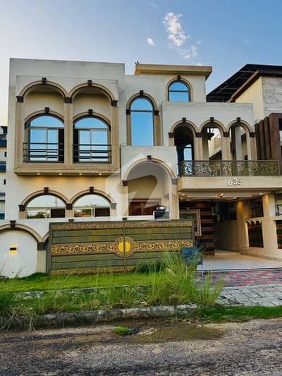 Fully Deisgner 10 marla House For Sale Bahria Town phase 8 Islamabad