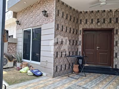 Bahria Town - Umar Block House Sized 8 Marla Is Available Bahria Town - Umar Block House Sized 8 Marla Is Available