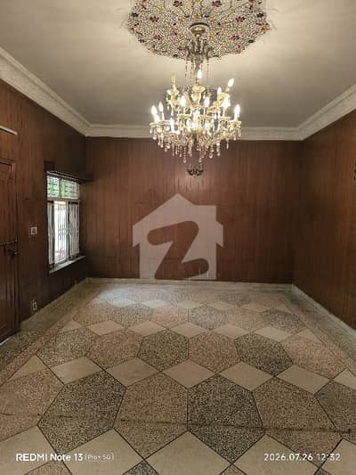 Portion 3 Bedrooms & 3 Bathrooms DD TV Lounge Kitchen SQ