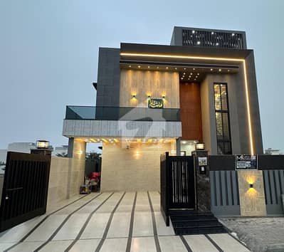 رئیل پام سٹی ایمن آباد موڑ,گوجرانوالہ میں 6 کمروں کا 10 مرلہ مکان 4.0 کروڑ میں برائے فروخت۔