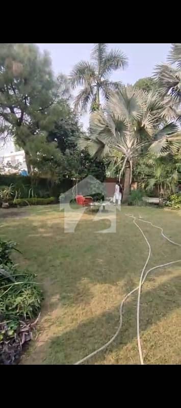 گارڈن ٹاؤن - ابو بھکر بلاک گارڈن ٹاؤن,لاہور میں 8 کمروں کا 2 کنال مکان 20.0 کروڑ میں برائے فروخت۔