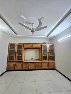 10 Marla Upper Portion With All Basic Necessities