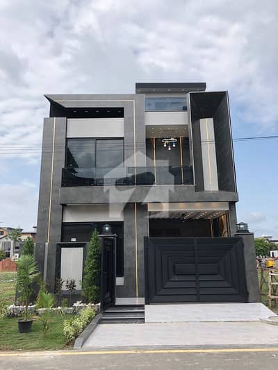 5 Marla Brand New House For Sale And Direct Meeting With Owner In Park View City Lahore.