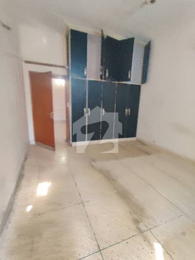 1 KANAL LOWER PORTION AVAILABLE FOR RENT IN MODEL TOWN LINK ROAD LAHORE