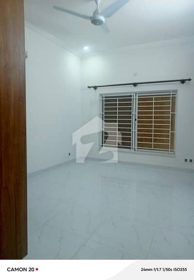 Islamabad G13 Size 14 Marla Full House For Rent