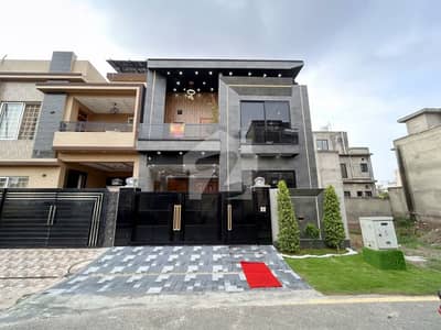 05-Marla Brand New House For Sale Near To Main 85 Feet Road 05-Marla Brand New House For Sale Near To Main 85 Feet Road