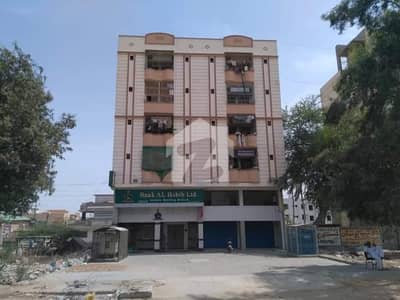Prime Location Gulistan-e-Jauhar - Block 7 900 Square Feet Flat Up For sale