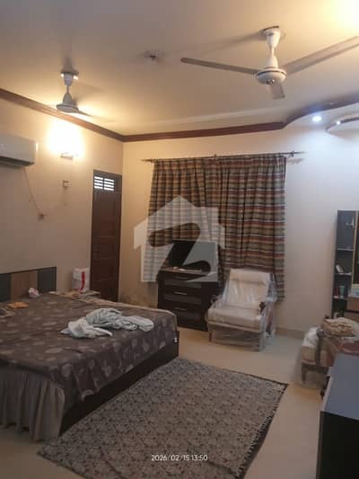 300 Sq Yard 1st Floor 4 Bed West Open Portion Chance Deal