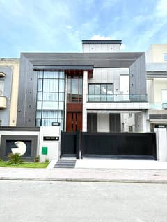 10 Marla Residential House For Sale In Gulbahar Block, Nearby Commercial Market, School, Mosuqe And Health Care Canter