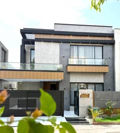 10 Marla House Is Available For Sale