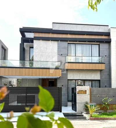 10 Marla Residential House For Sale In Chambelli Block, Nearby Commercial Market, School, Mosuqe and Health Care Canter