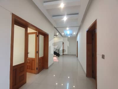 F-6 Front Back Duplex House 5 Bedrooms.