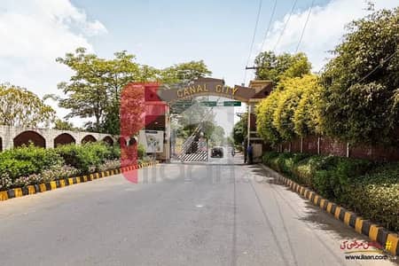 2 Marla Commercial plot in Canal City Rail Town society next to the park
