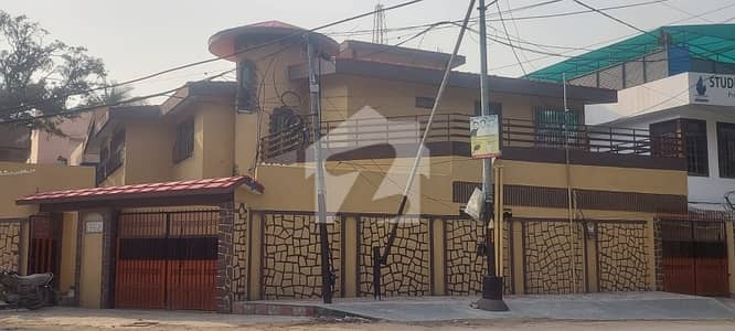 گلشنِ اقبال - بلاک 10 گلشنِ اقبال,گلشنِ اقبال ٹاؤن,کراچی میں 11 کمروں کا 1 کنال عمارت 8.0 لاکھ میں کرایہ پر دستیاب ہے۔ گلشنِ اقبال - بلاک 10 گلشنِ اقبال,گلشنِ اقبال ٹاؤن,کراچی میں 11 کمروں کا 1 کنال عمارت 8.0 لاکھ میں کرایہ پر دستیاب ہے۔