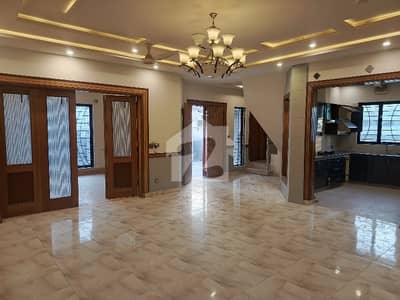 Bahria Town Ph8 Overseas 2 10 Marla Brand New Condition House Available For Rent