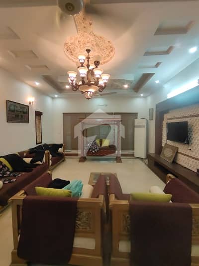 10 Marla House For Rent UET Society Near NFC Society & college Road Park k bilkul Sth
