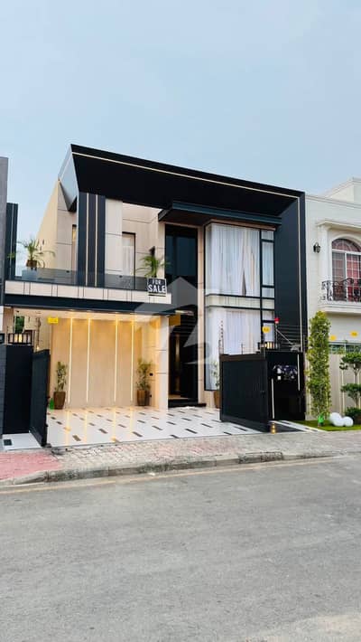 ULTRA-LUXURY BRAND NEW 5 MARLA HOUSE | TOP-NOTCH CONSTRUCTION | FULLY FURNISHED | MINI SWIMMING POOL | ROOFTOP | MASSIVE CAR PARKING | DHA PHASE 9 TOWN | 100% ORIGINAL DEAL