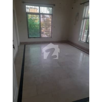 سوان گارڈن اسلام آباد میں 3 کمروں کا 12 مرلہ بالائی پورشن 65.0 ہزار میں کرایہ پر دستیاب ہے۔